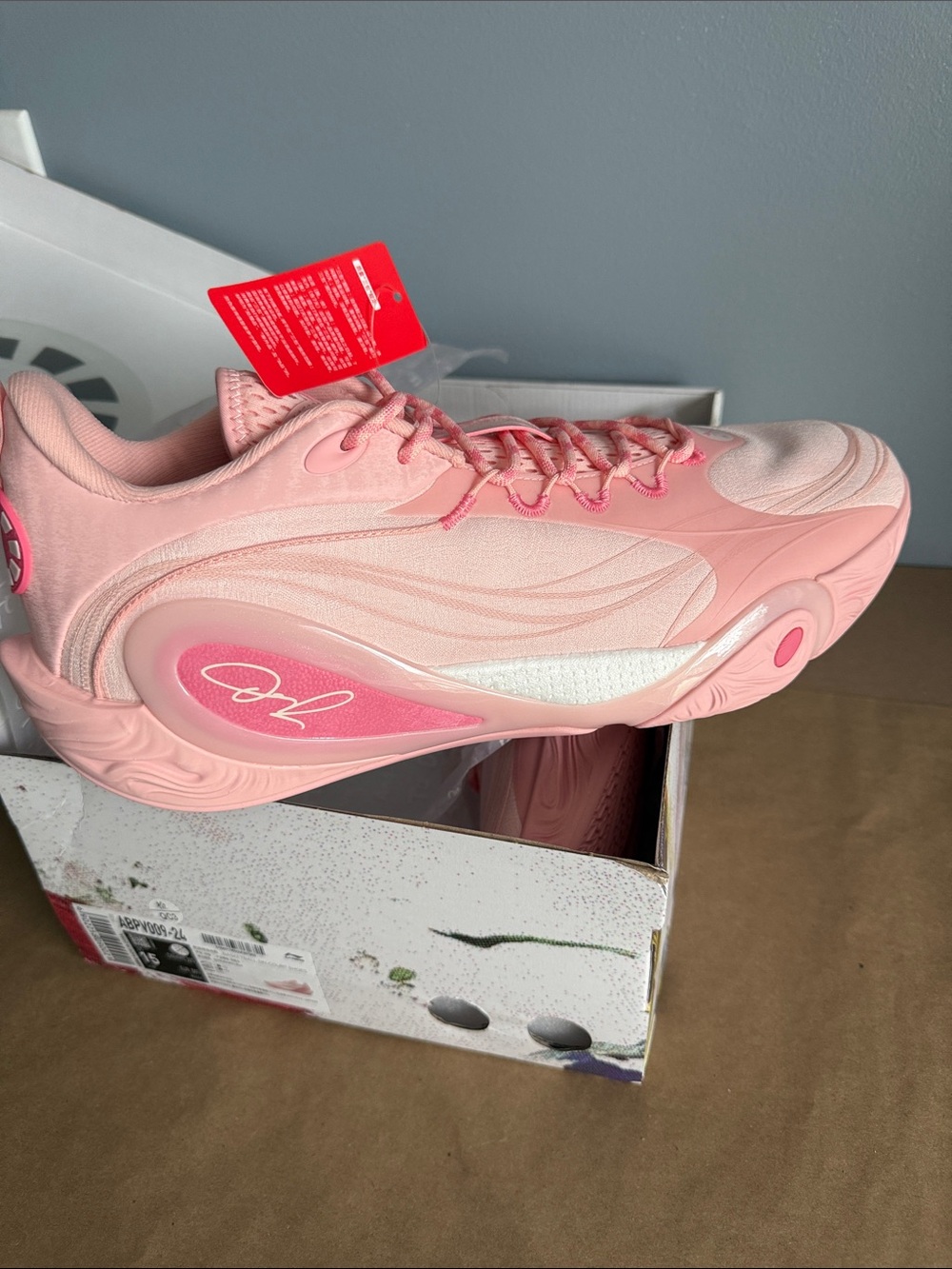New in the Box Li-Ning Wade DLO 1 Series ABV009-24 SZ 15 Cherry Blossom - Picture 3 of 5